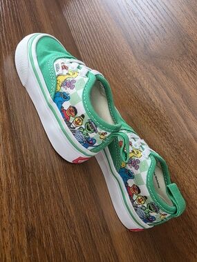 Vans Kids Green Sesame Street Slip-On Sneakers with Character Print